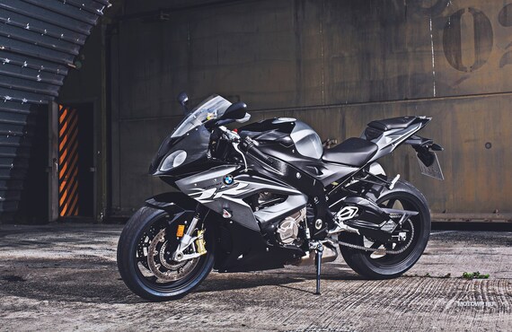 S1000RR用フェンダーレスキットでシャープな見た目に | バイク部品の通販なら様々な商品を取り扱う厚木オート部品販売社