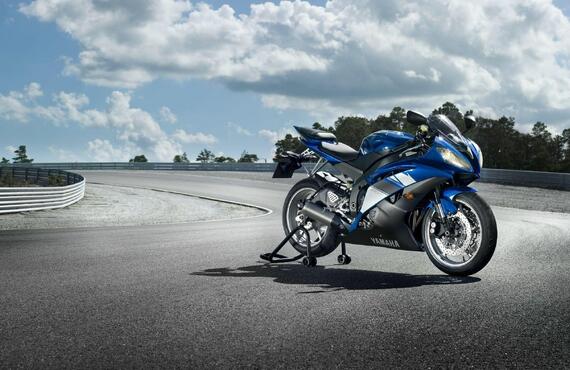 YZF-R6用バックステップで一つ上の走りを | バイク部品の通販なら厚木オート部品販売社