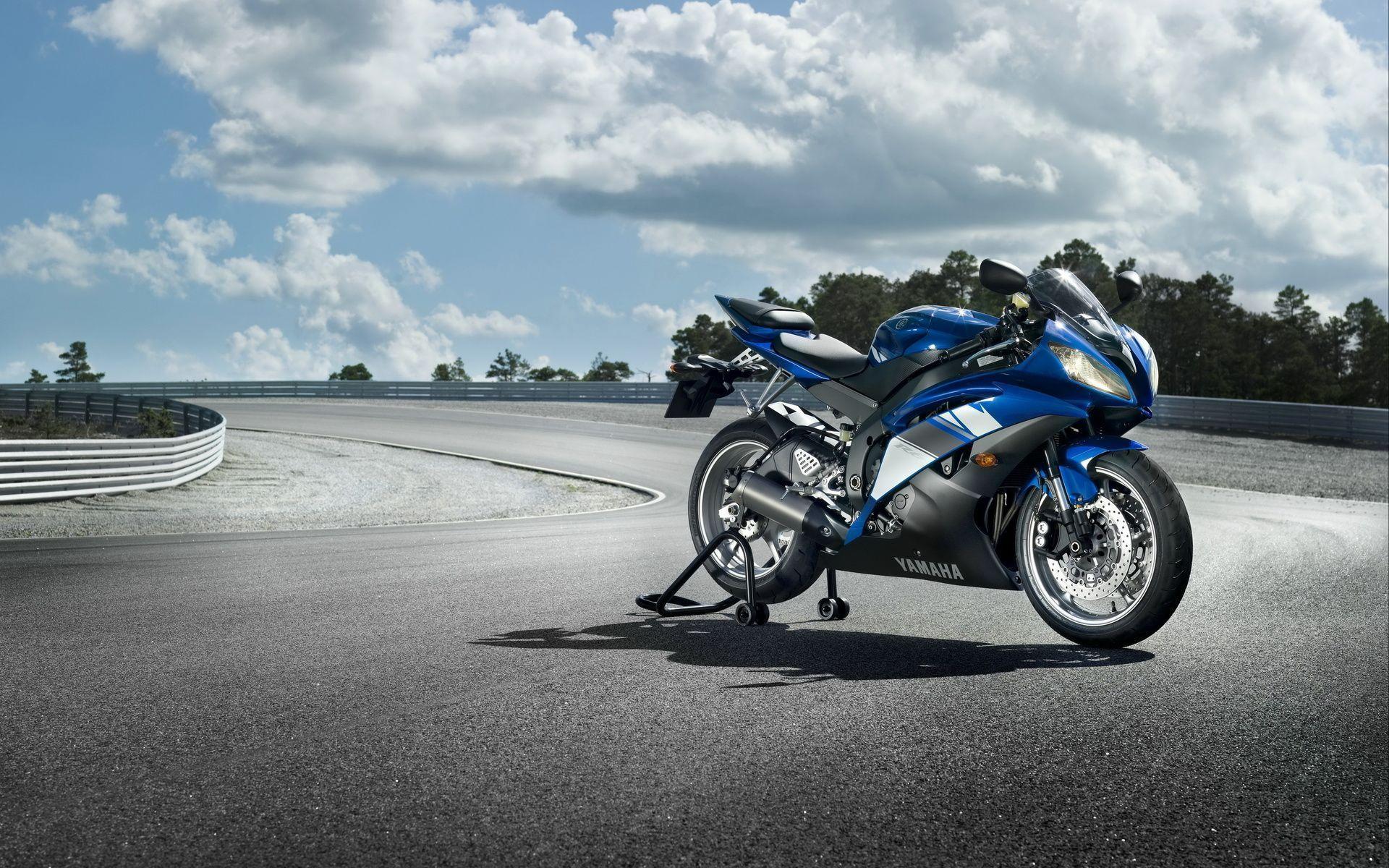 motorcycle-4826464_1920