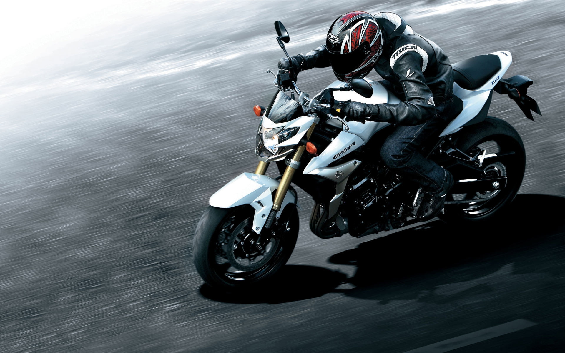 motorcycle-4826464_1920