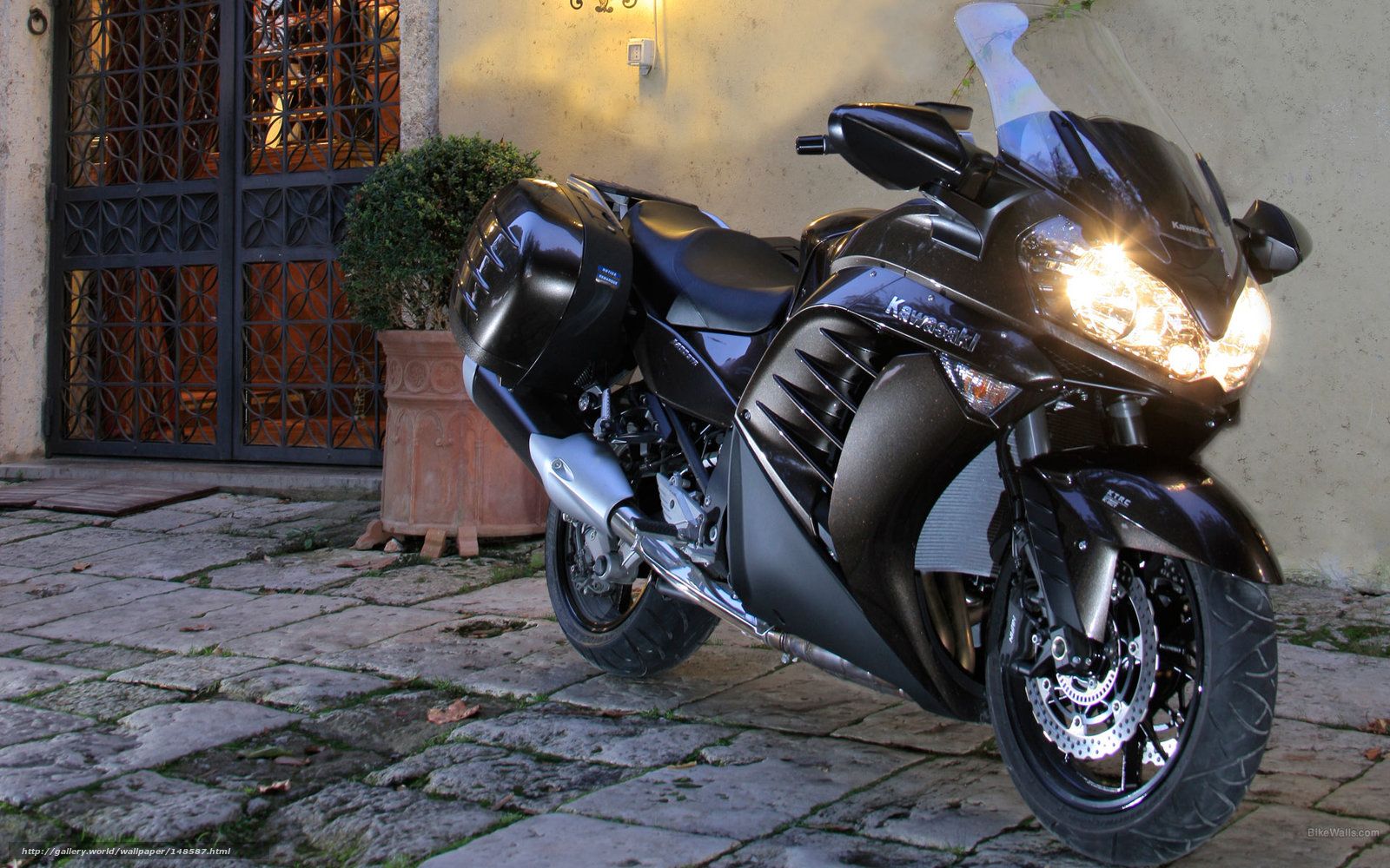 motorcycle-462793_1920