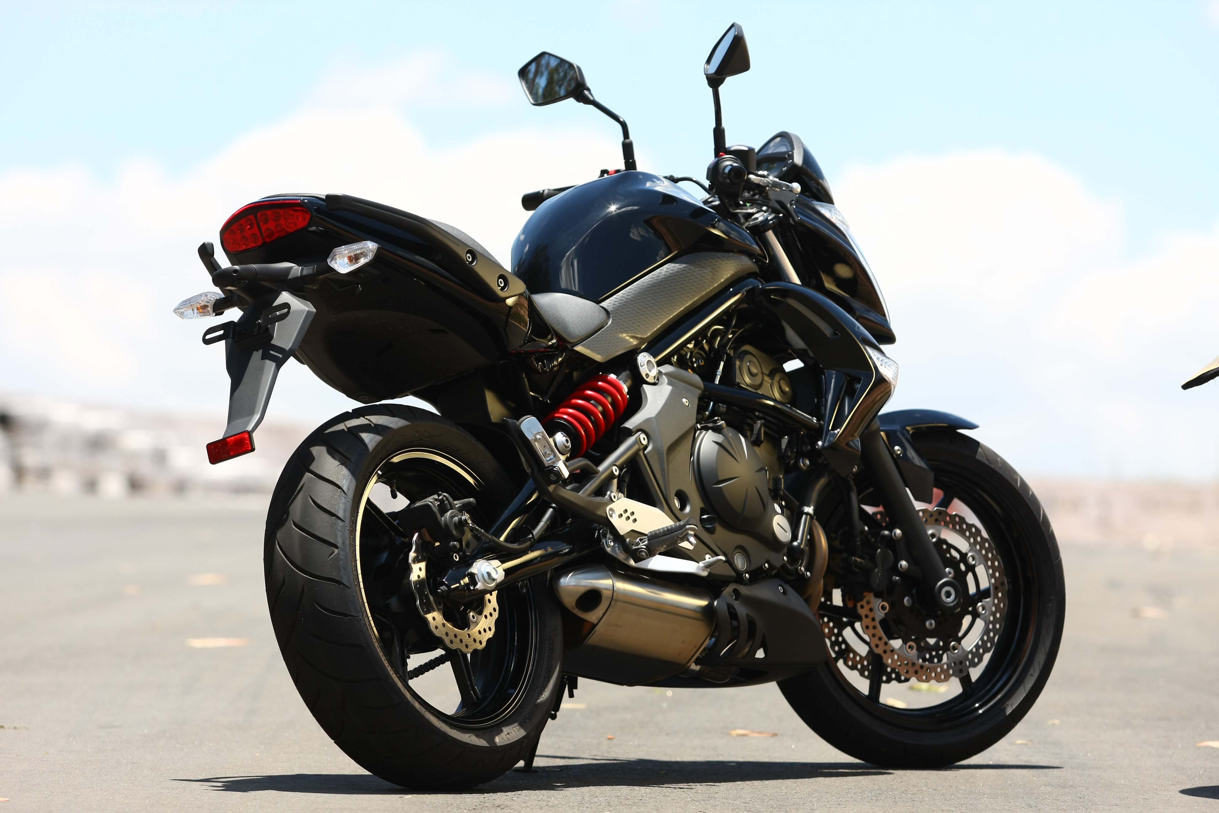 motorcycle-4826464_1920